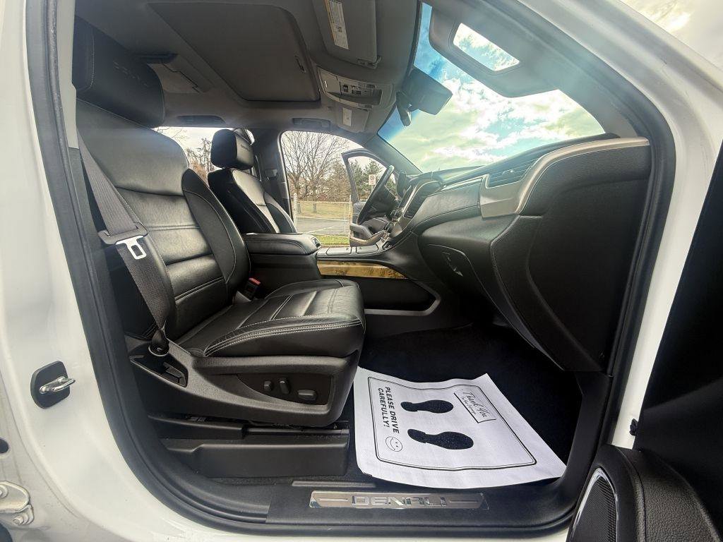 Used 2017 GMC Yukon XL Denali w/ Open Road Package image 18