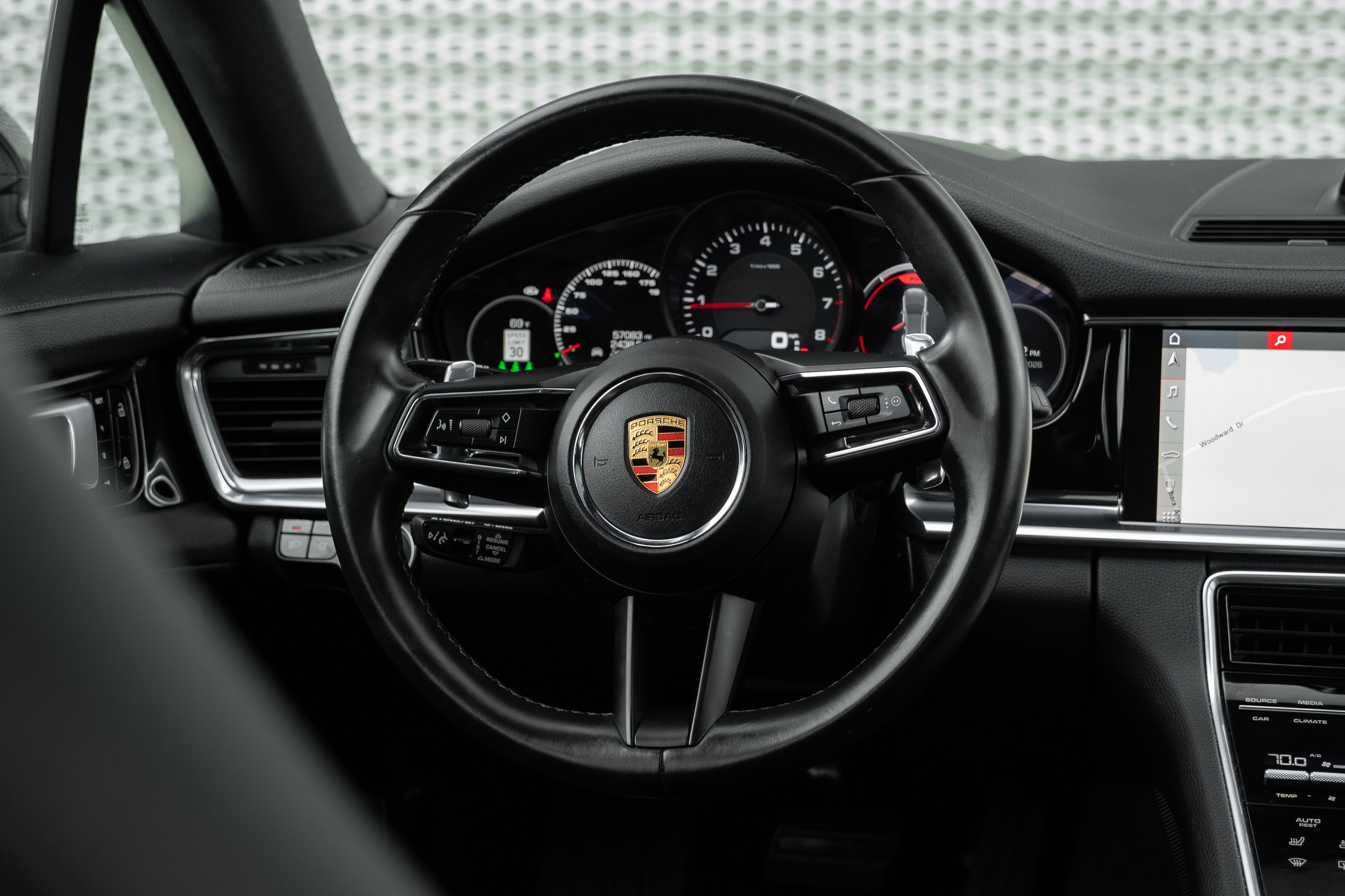 Used 2021 Porsche Panamera 4 AWD/4WD image 9
