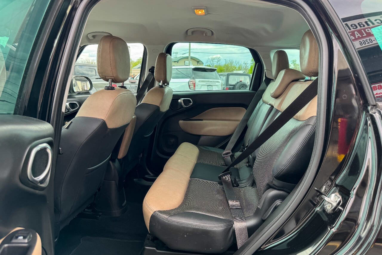 Used 2017 FIAT 500L Trekking w/ Popular Equipment Package FWD image 17