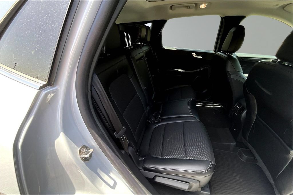New 2025 Ford Escape SE w/ Class II Trailer Tow Package FWD image 10