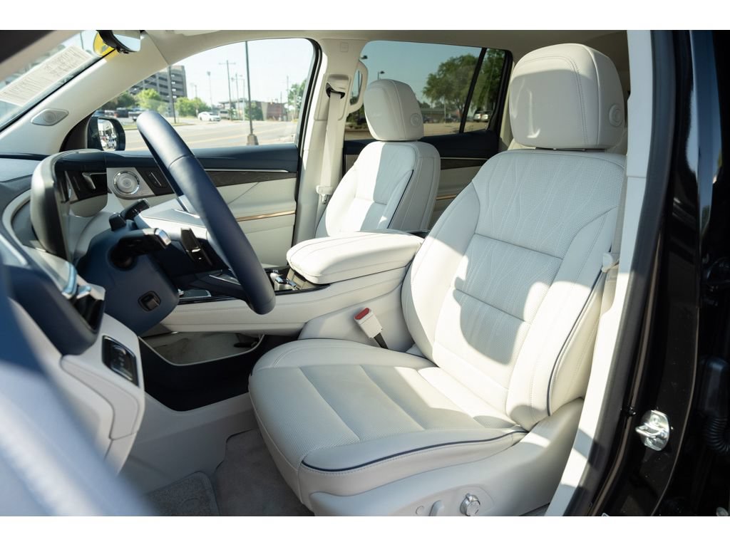 Used 2025 Buick Enclave Avenir w/ Super Cruise Package FWD image 12