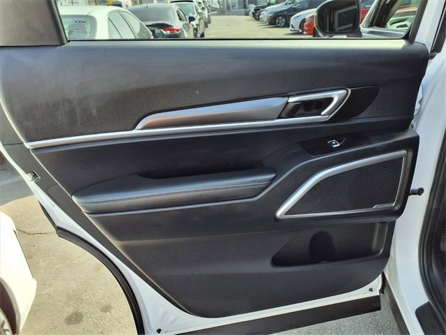Used 2025 Kia Telluride S image 8