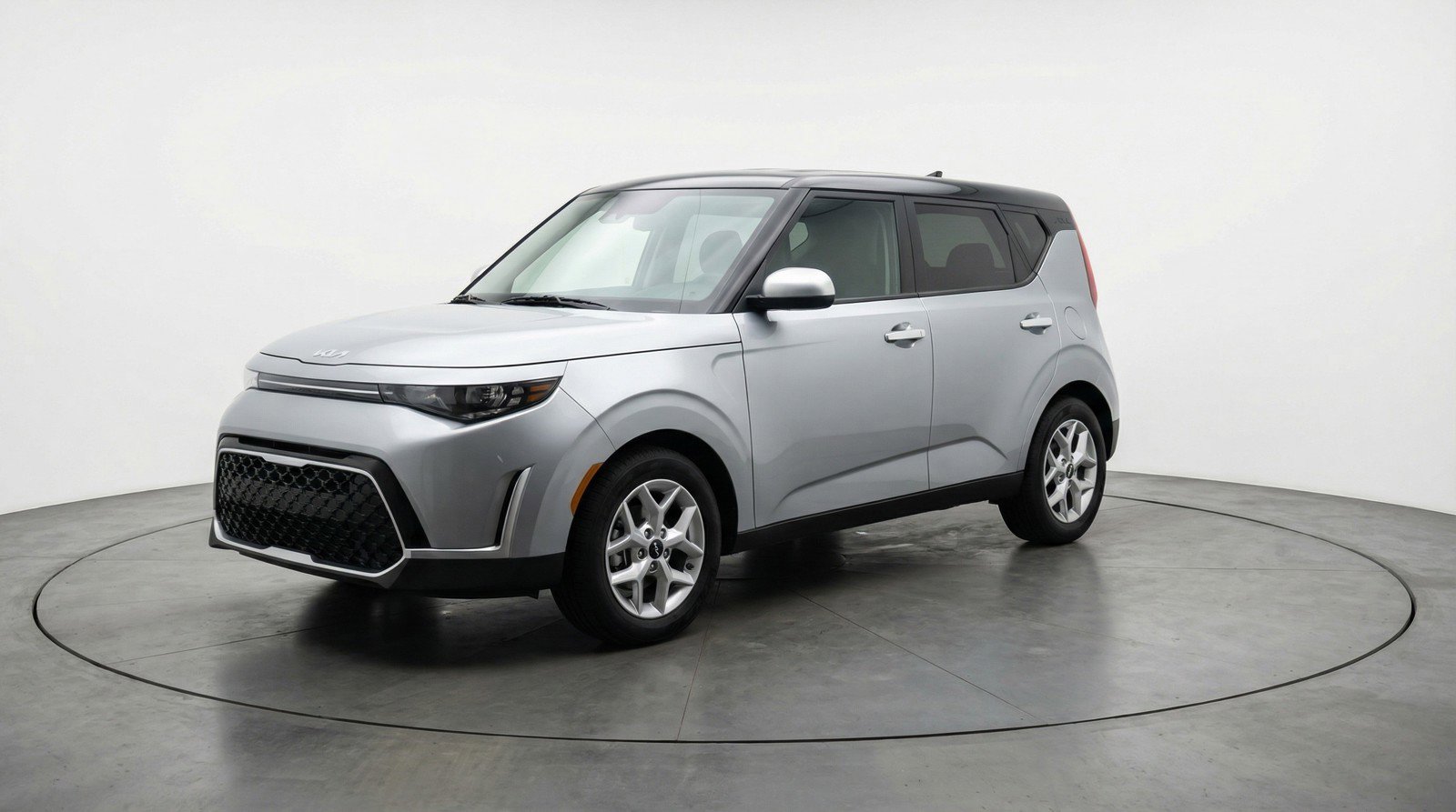 Used 2025 Kia Soul LX w/ LX Technology Package image 3