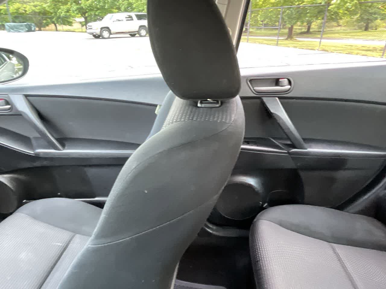 Used 2012 MAZDA MAZDA3 i Touring FWD image 13