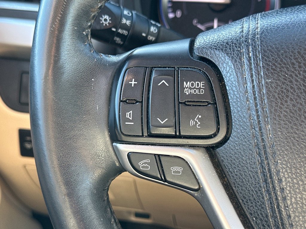 Used 2015 Toyota Highlander XLE AWD/4WD image 20