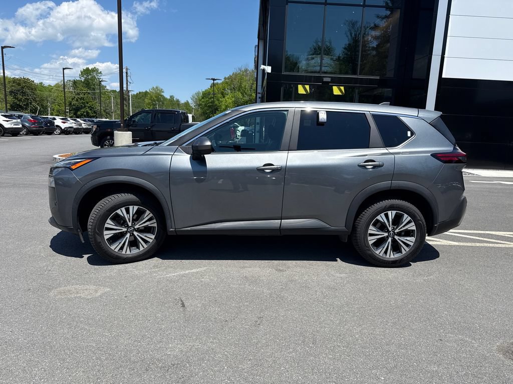 Used 2023 Nissan Rogue SV AWD/4WD image 2