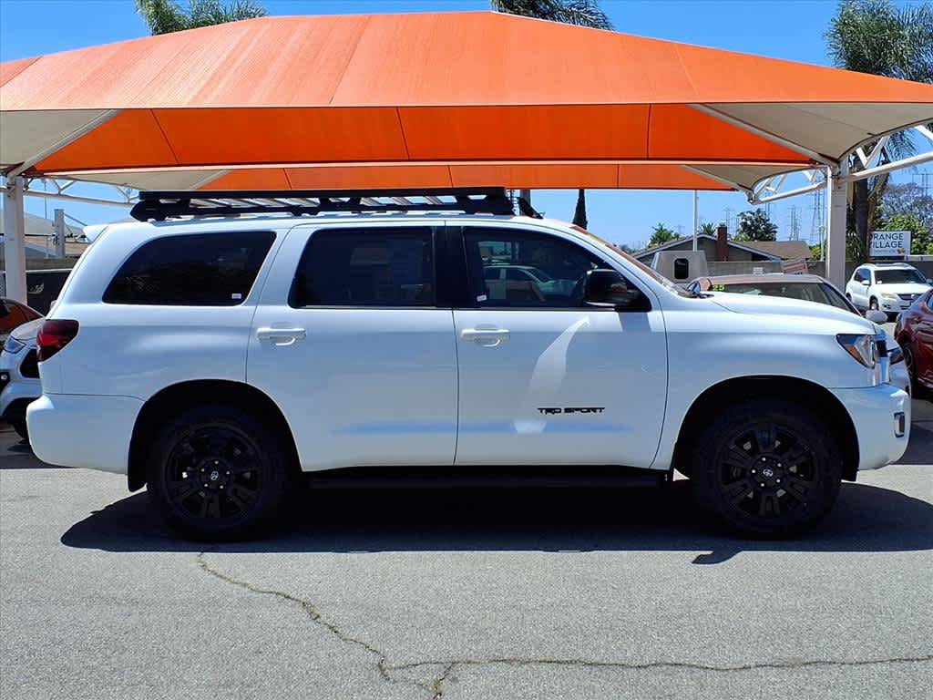 Used 2018 Toyota Sequoia TRD Sport AWD/4WD image 3