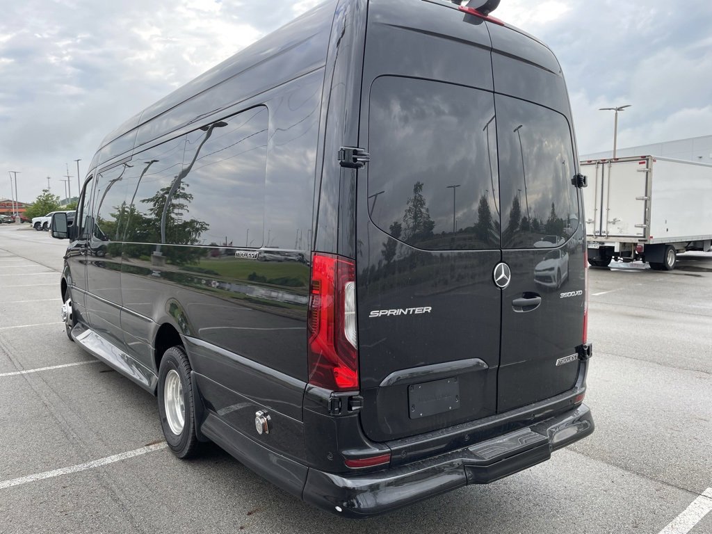 Used 2024 Mercedes-Benz Sprinter 3500 image 5