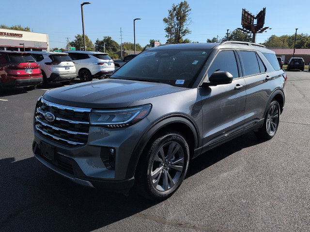 Used 2026 Ford Explorer Active w/ Active Comfort Package AWD/4WD image 3