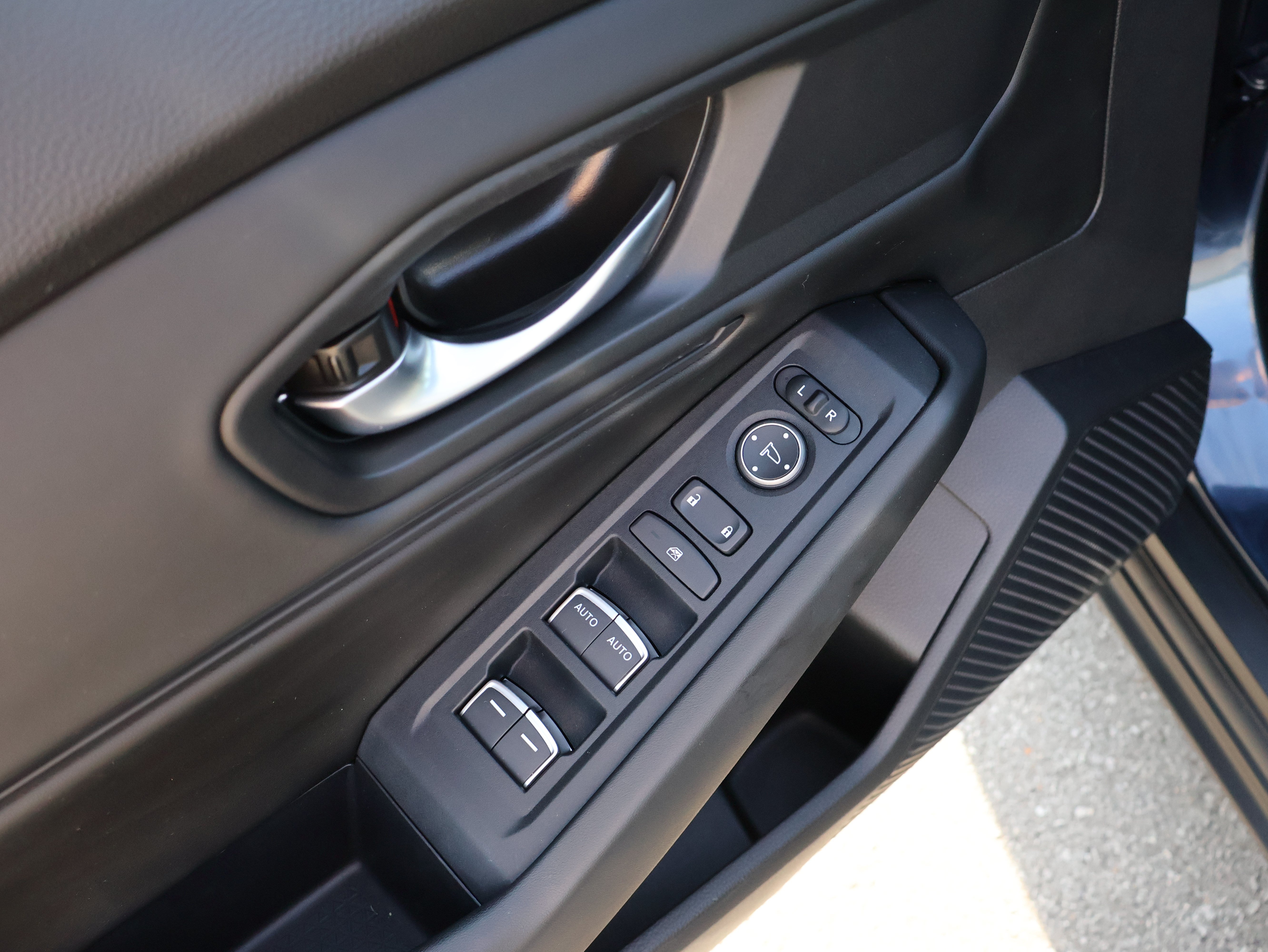 Used 2025 Honda Accord SE image 41