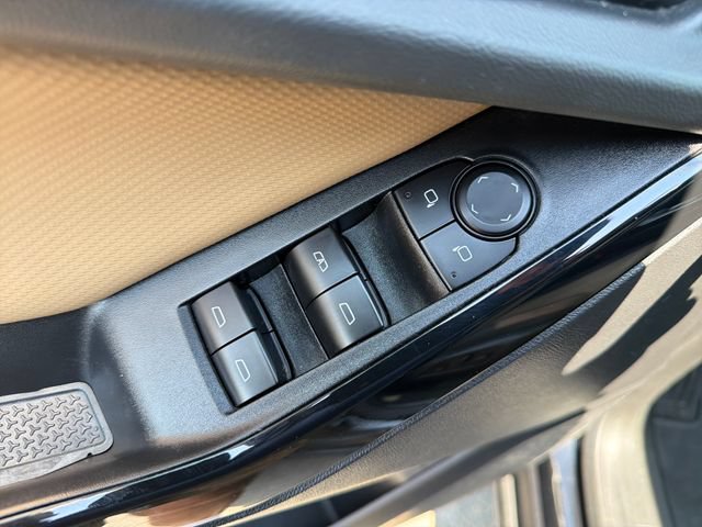 Used 2025 Chevrolet Equinox ACTIV w/ Safety and Technology Package FWD image 17