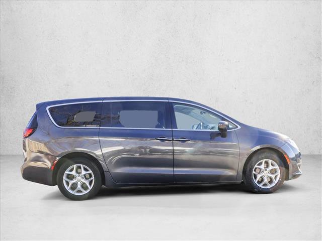 Used 2018 Chrysler Pacifica Touring Plus w/ Tire & Wheel Group image 4