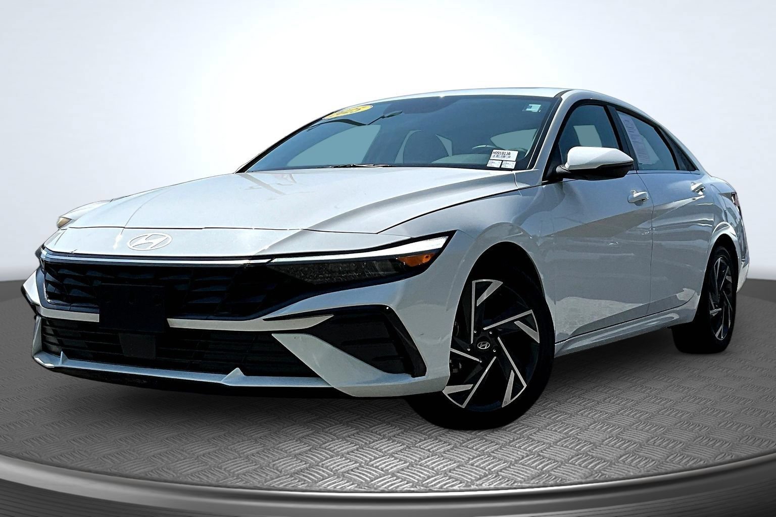 Used 2025 Hyundai Elantra Limited FWD video 1