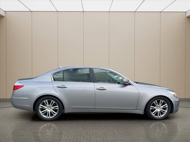 Used 2010 Hyundai Genesis 4.6 w/ Technology Pkg 5 RWD image 13