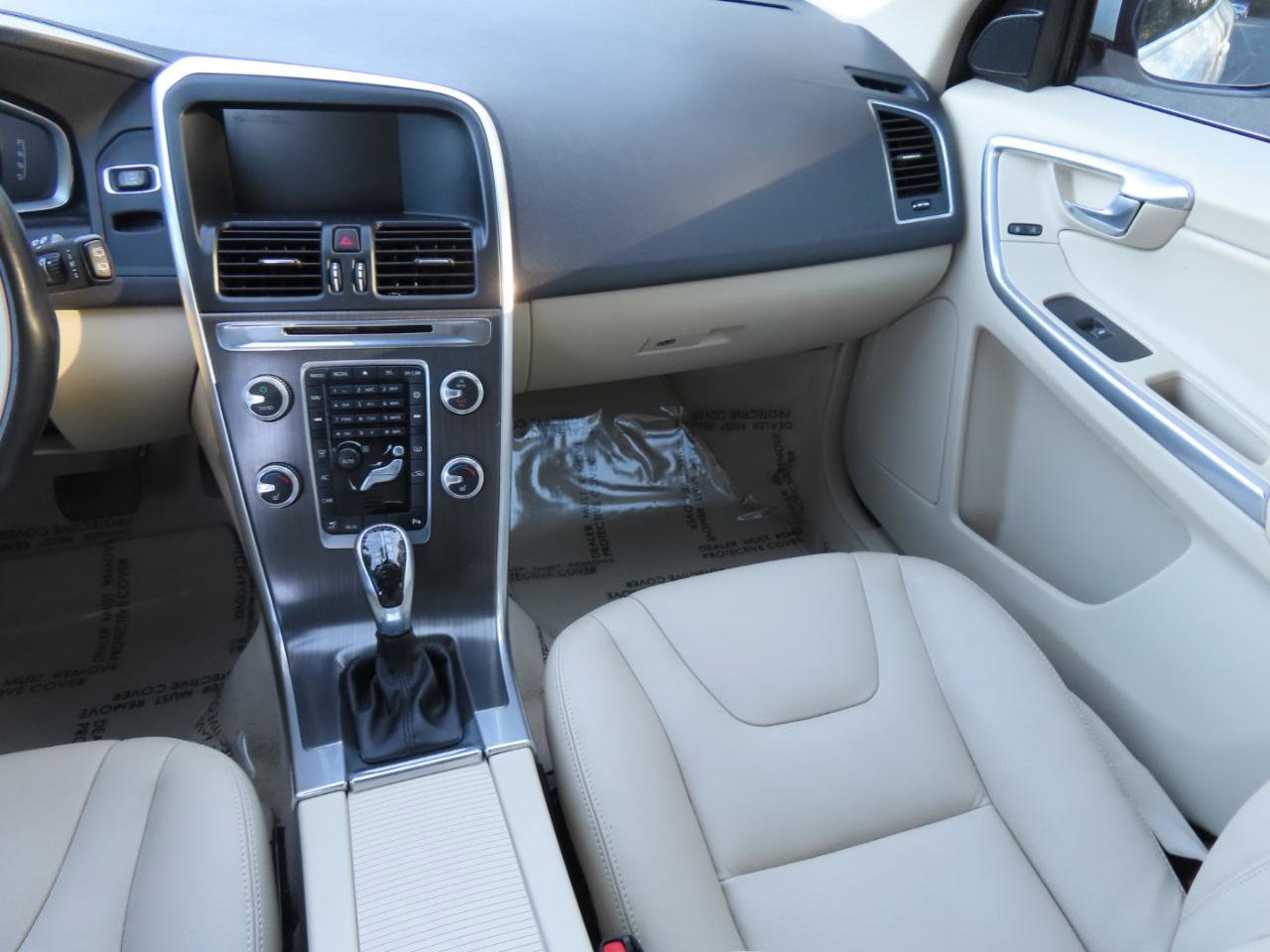 Used 2016 Volvo XC60 T5 Premier w/ Proximity Package AWD/4WD image 15