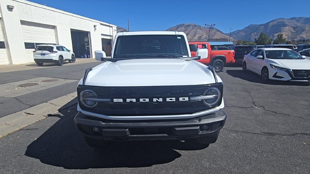 Used 2026 Ford Bronco Outer Banks AWD/4WD image 2