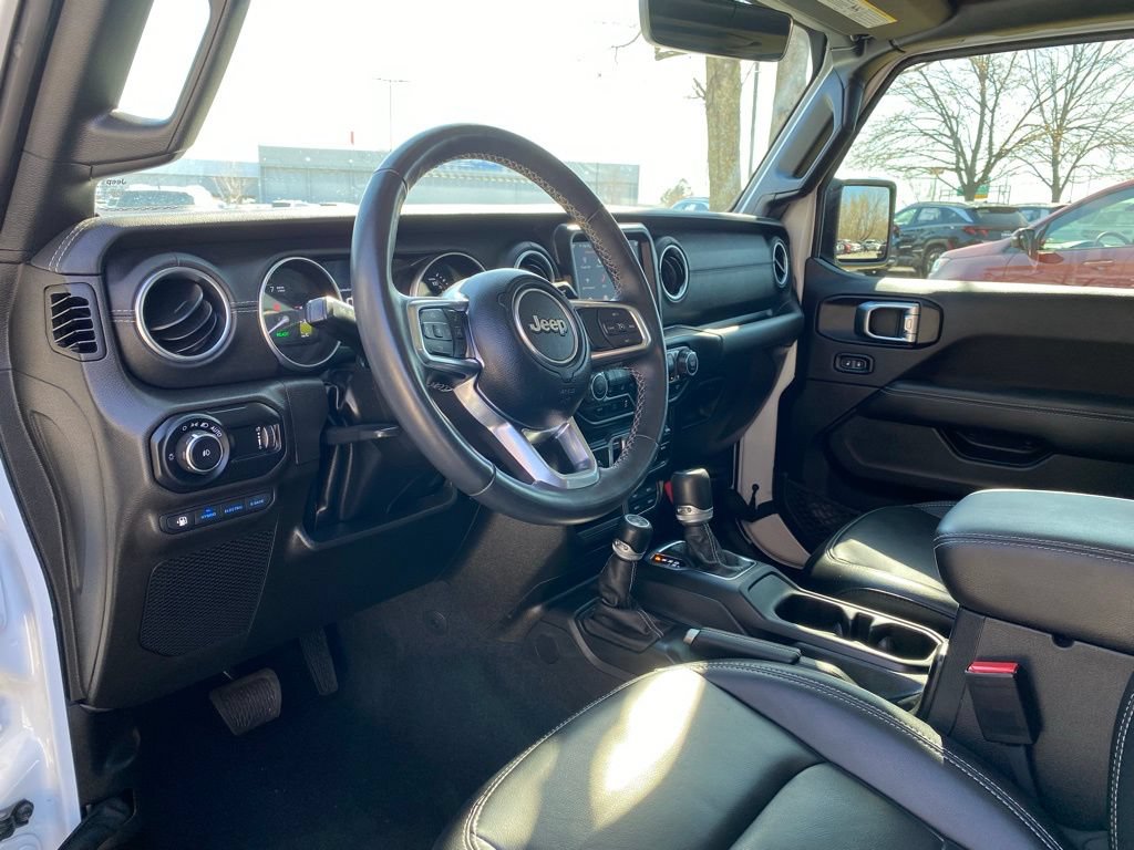 Used 2023 Jeep Wrangler Unlimited Sahara w/ Cold Weather Group AWD/4WD image 9