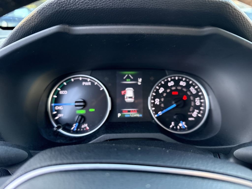 Used 2022 Toyota RAV4 XLE Premium image 26