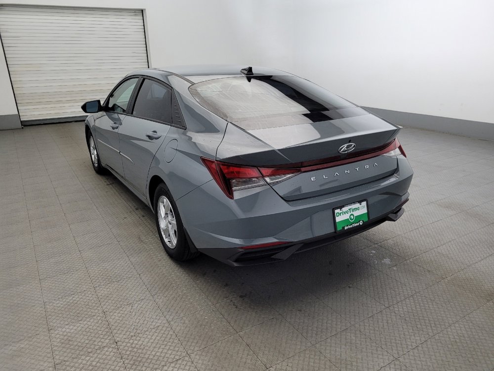 Used 2022 Hyundai Elantra SE image 5