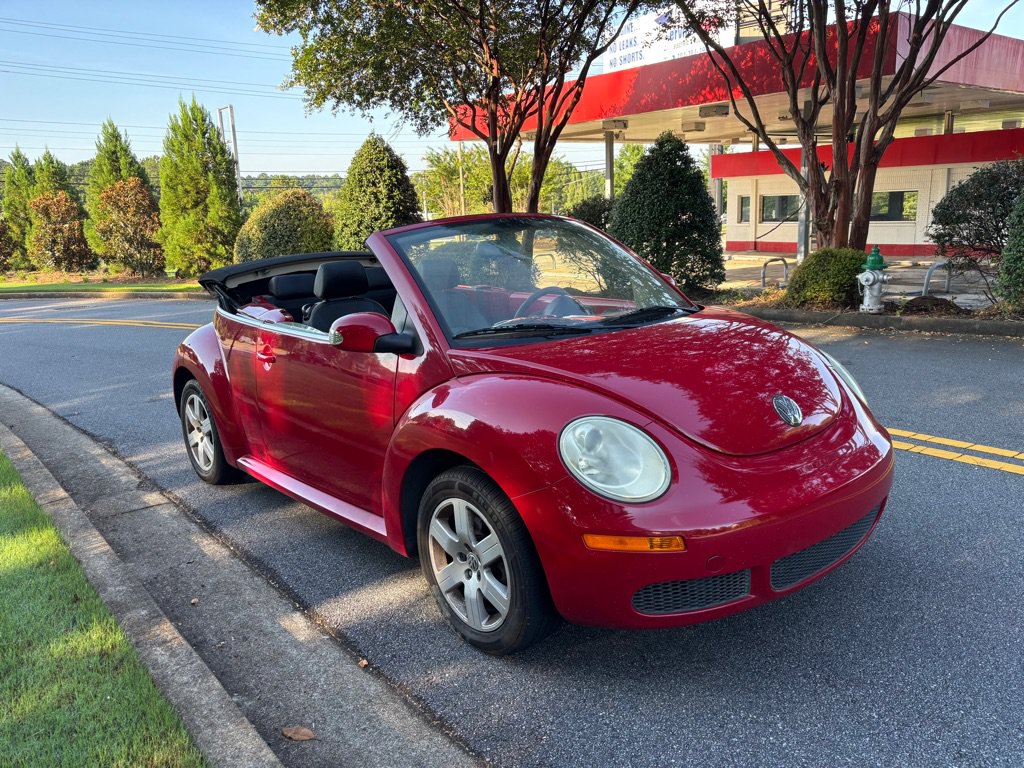 Used 2007 Volkswagen Beetle Convertible w/ Package 1 FWD image 3