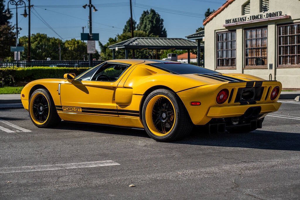 Used 2006 Ford GT RWD image 98