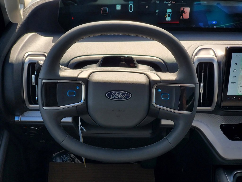 New 2025 Ford Expedition Active image 24