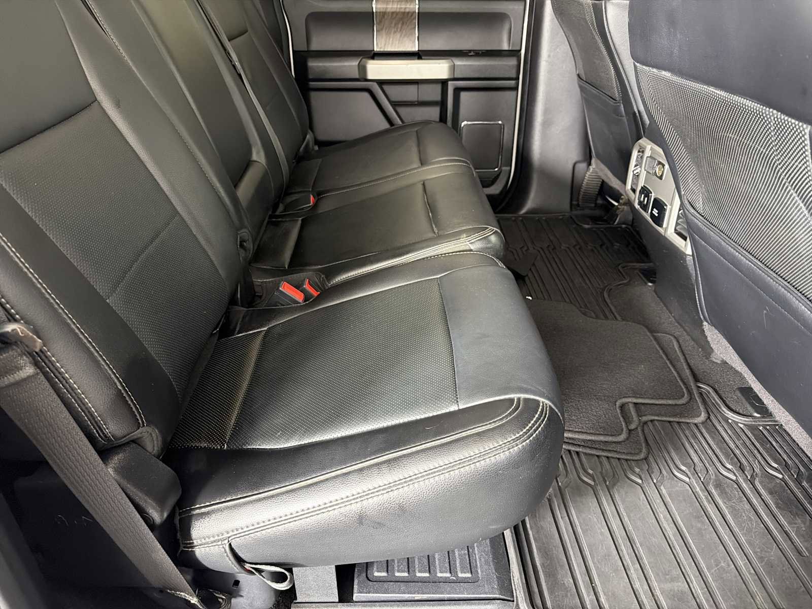 Used 2019 Ford F350 Lariat w/ Lariat Ultimate Package AWD/4WD image 14