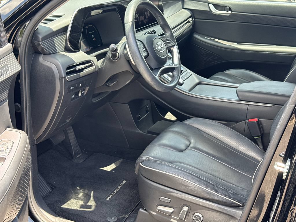 Used 2023 Hyundai Palisade Limited FWD image 11