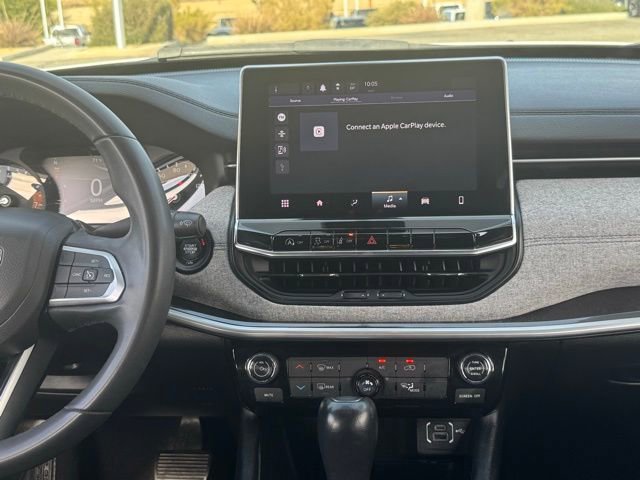 Used 2023 Jeep Compass Latitude image 27