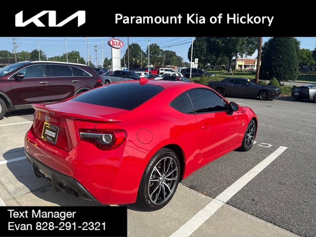 Used 2017 Toyota 86 RWD image 13