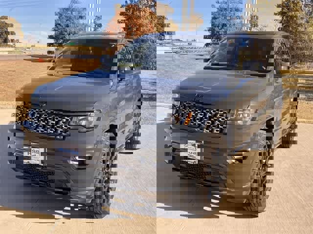 Used 2018 Jeep Grand Cherokee Altitude image 2