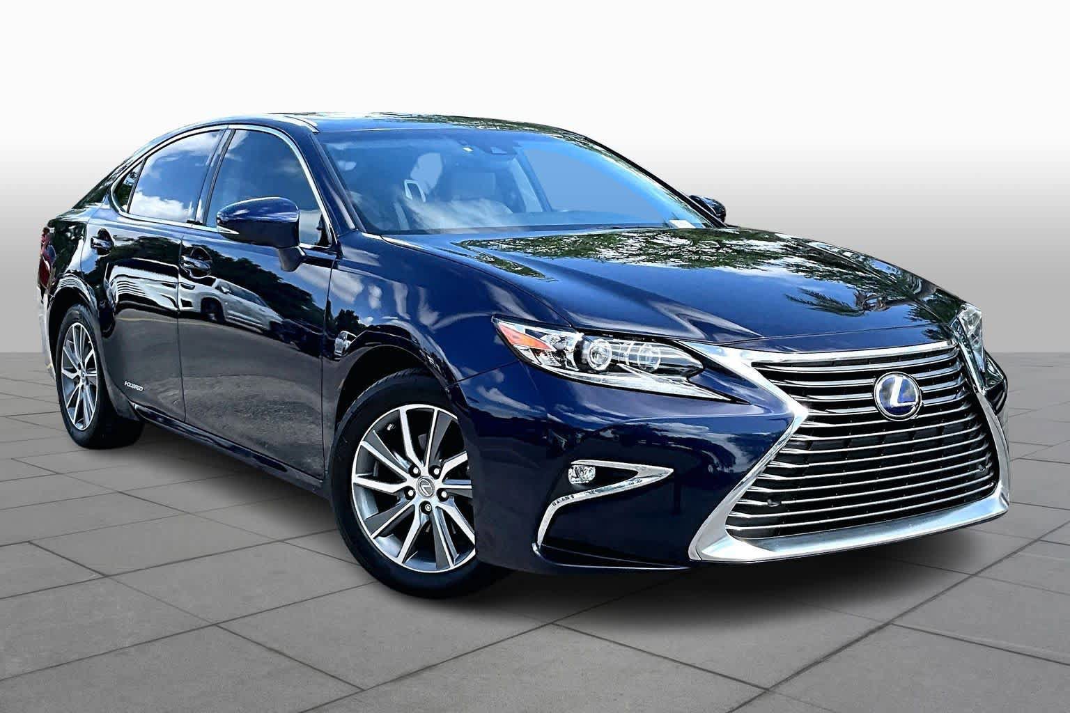 Used 2017 Lexus ES 300h image 3
