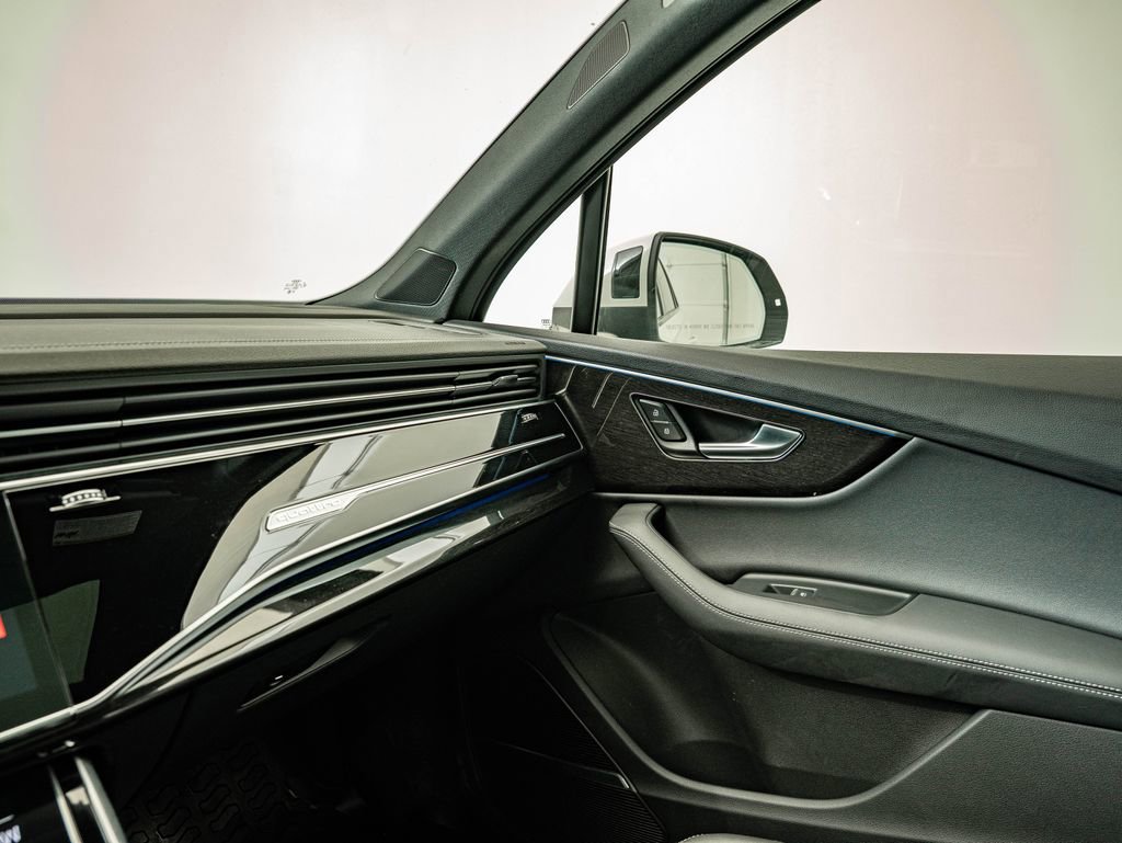 Used 2025 Audi Q7 3.0T Premium Plus w/ Premium Plus Package image 28