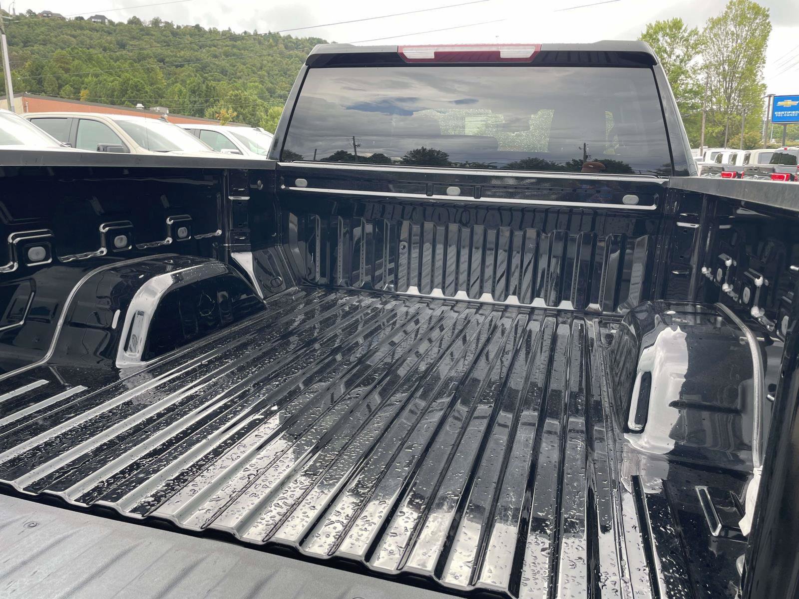 Used 2024 Chevrolet Silverado 1500 RST w/ Z71 Off-Road Package AWD/4WD image 28