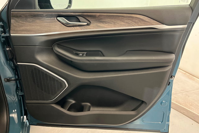 New 2026 Jeep Grand Cherokee Limited AWD/4WD image 24