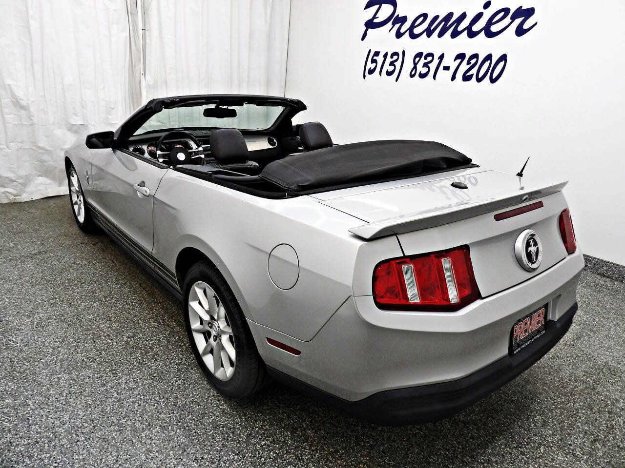 Used 2010 Ford Mustang Premium image 10