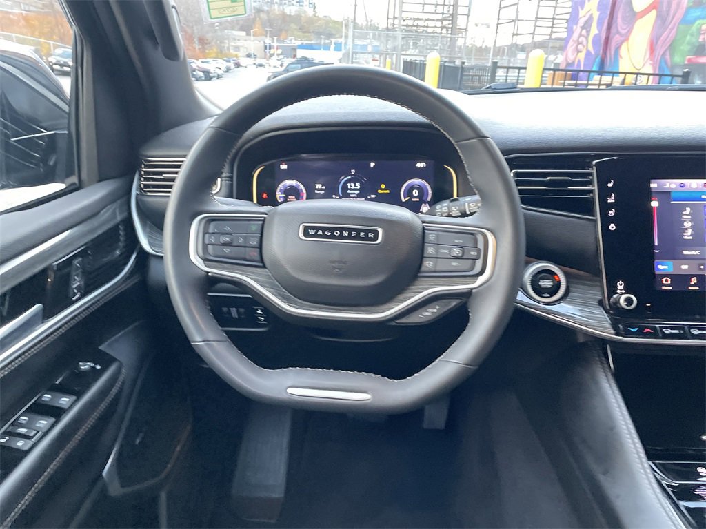 Used 2022 Jeep Wagoneer Series III image 16