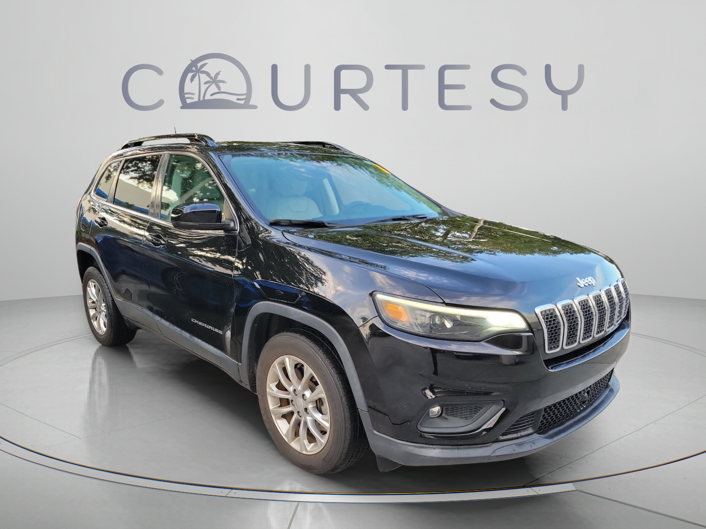 Certified 2022 Jeep Cherokee Latitude Lux w/ Sun & Sound Group FWD image 4