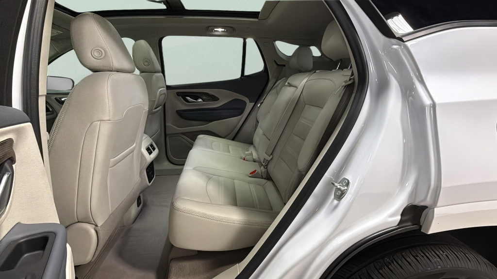 Used 2024 GMC Terrain Denali w/ Denali Premium Package image 37