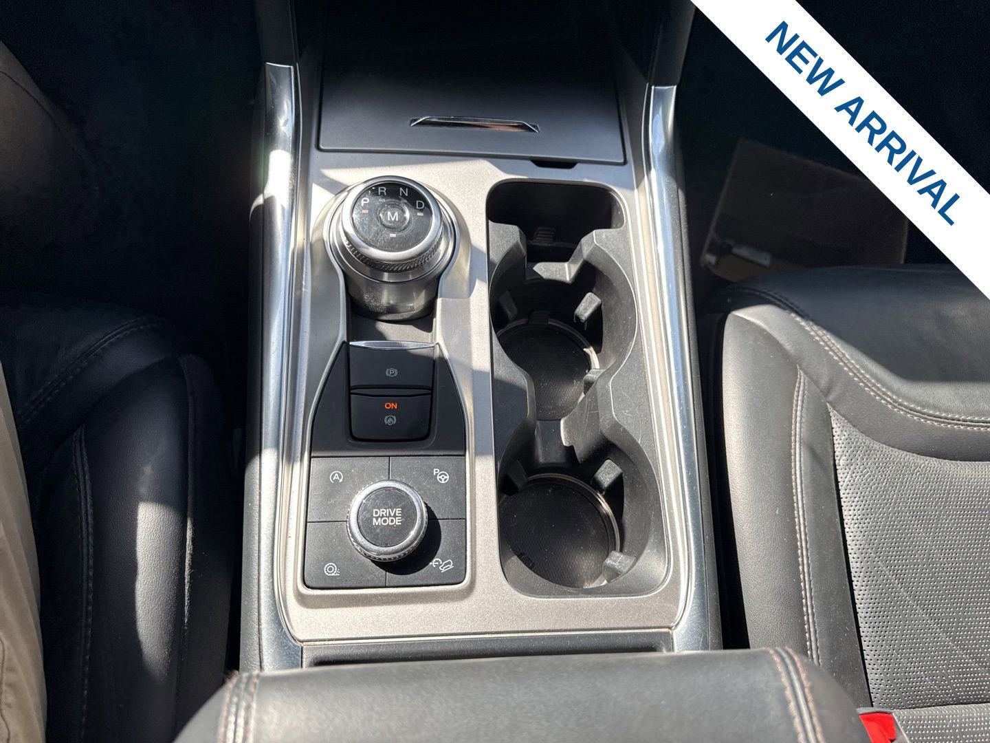 Used 2020 Ford Explorer Platinum w/ Premium Technology Package image 26