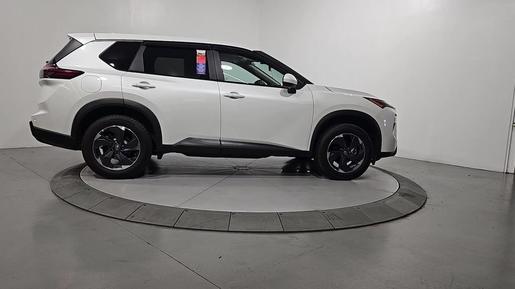 Used 2024 Nissan Rogue SV FWD image 7