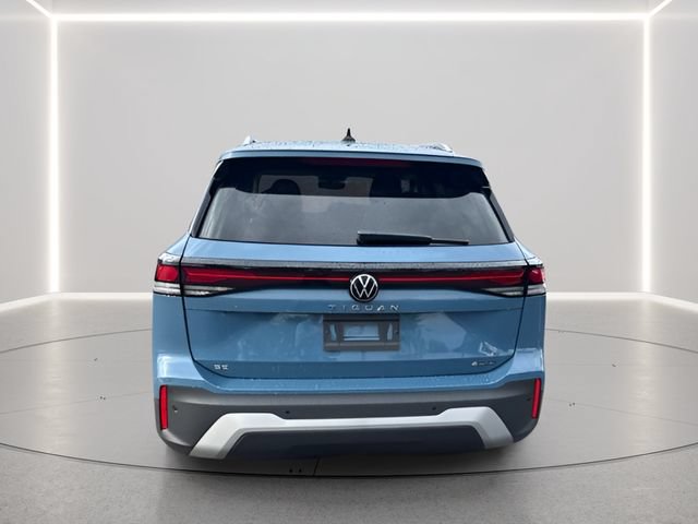 Used 2026 Volkswagen Tiguan SE AWD/4WD image 12