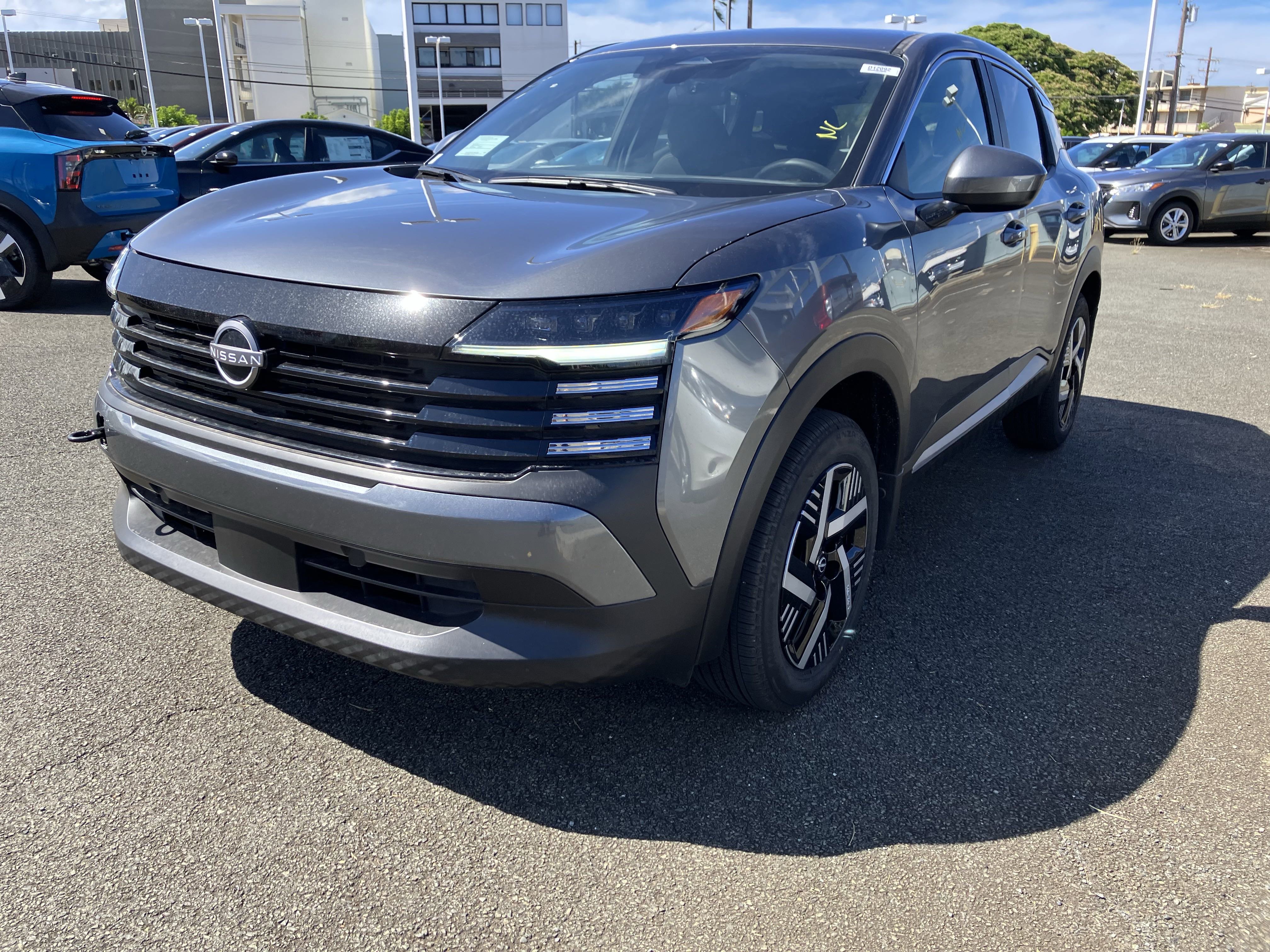 New 2025 Nissan Kicks SV