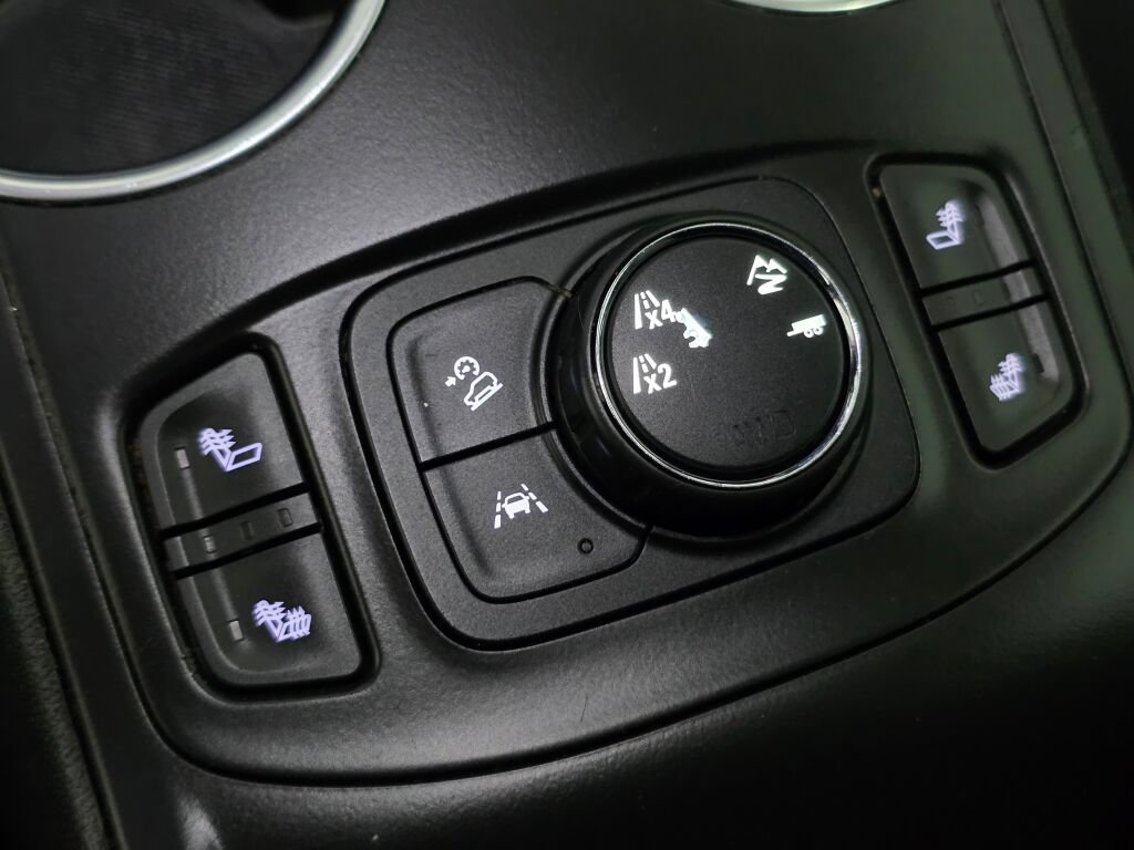 Used 2020 GMC Terrain SLT w/ Preferred Package AWD/4WD image 17