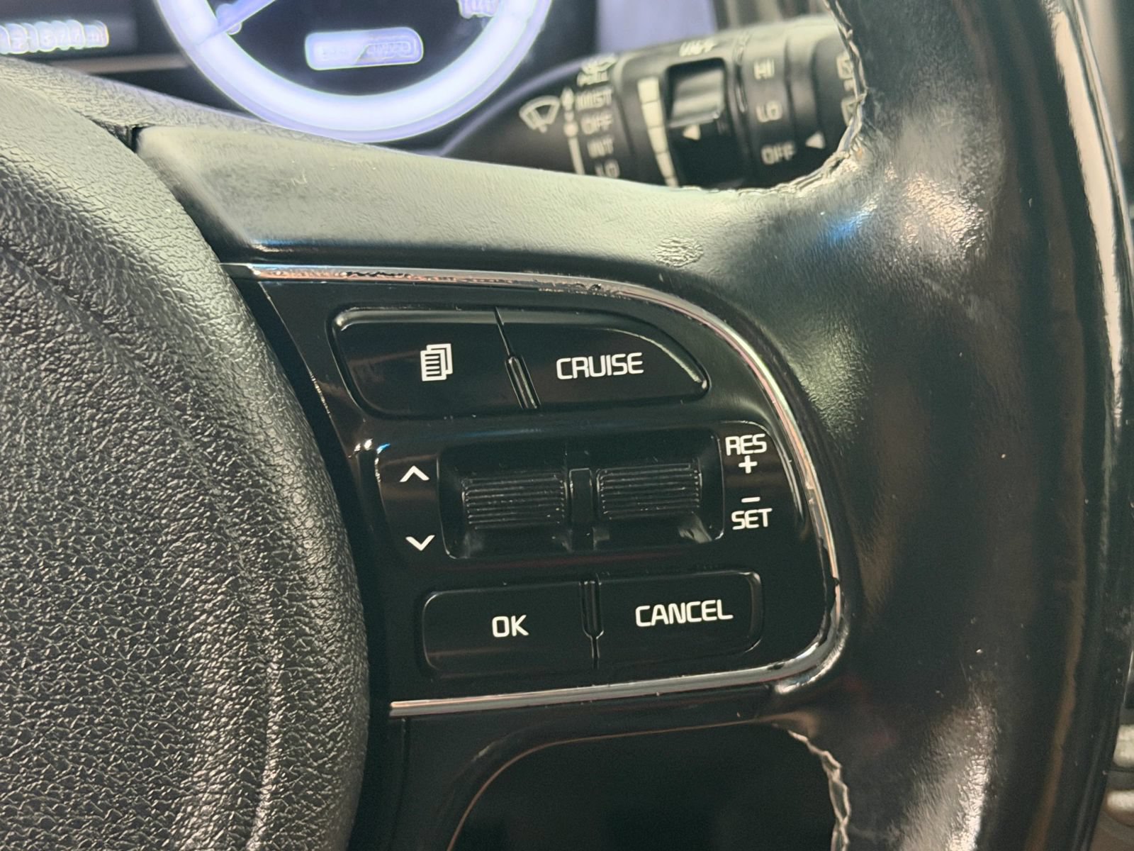 Used 2017 Kia Niro Touring FWD image 27