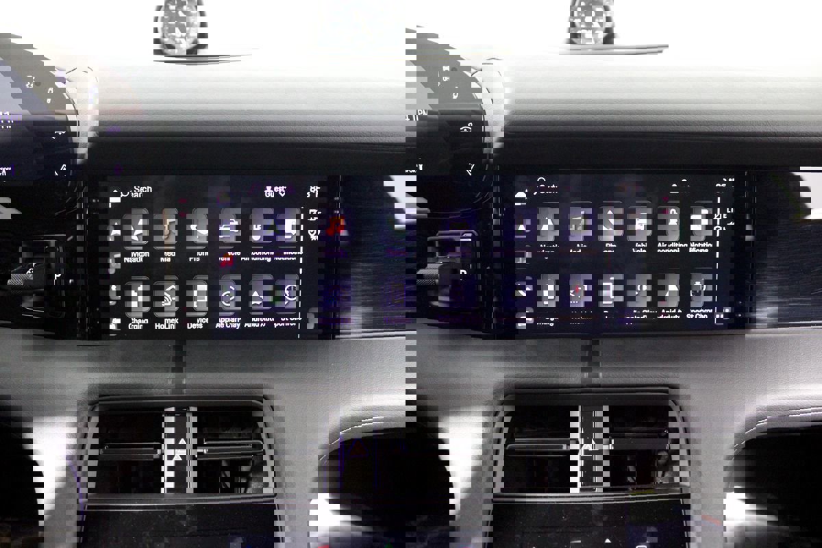 Used 2020 Porsche Taycan 4S image 26