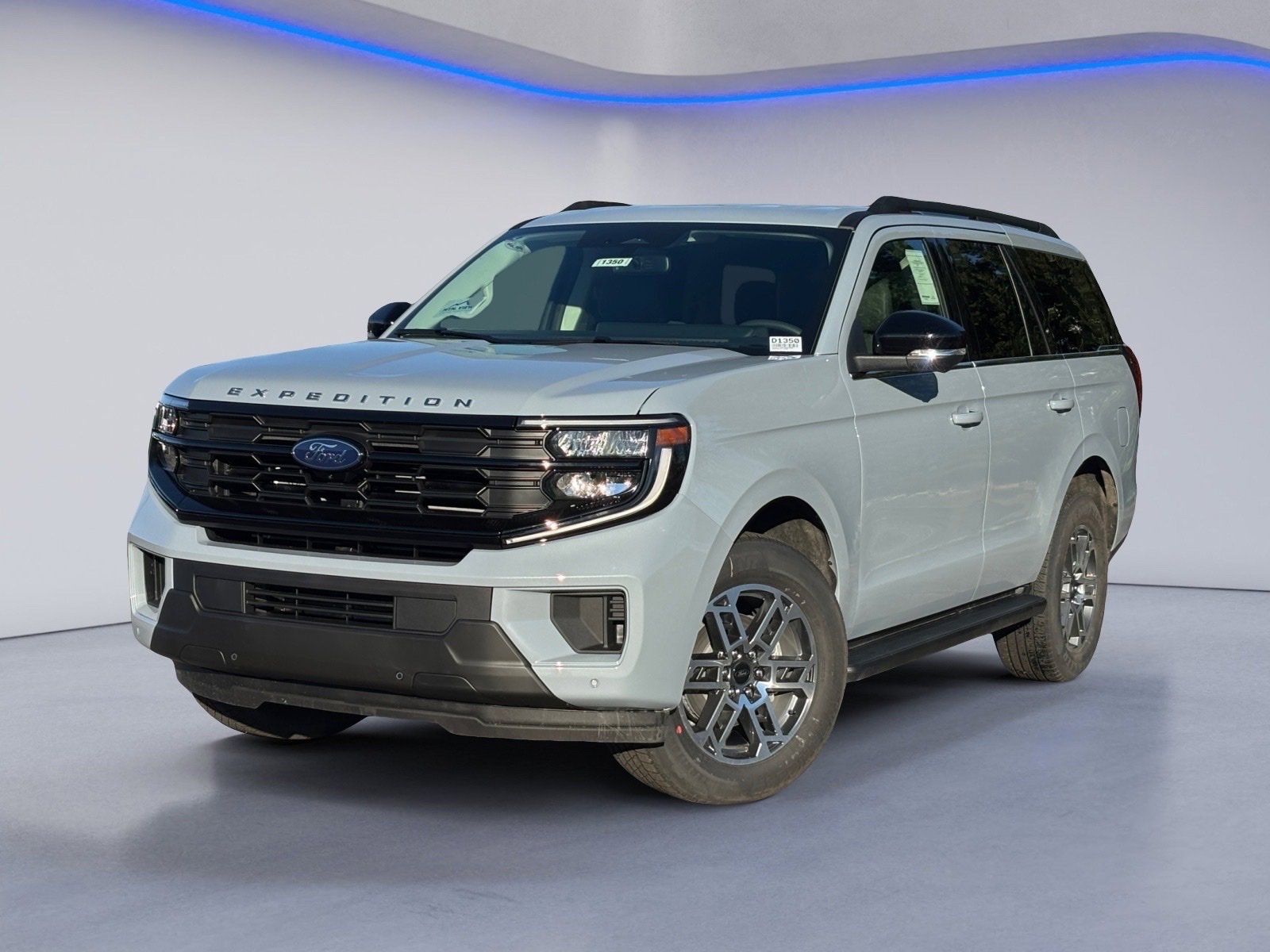 New 2026 Ford Expedition Active image 2