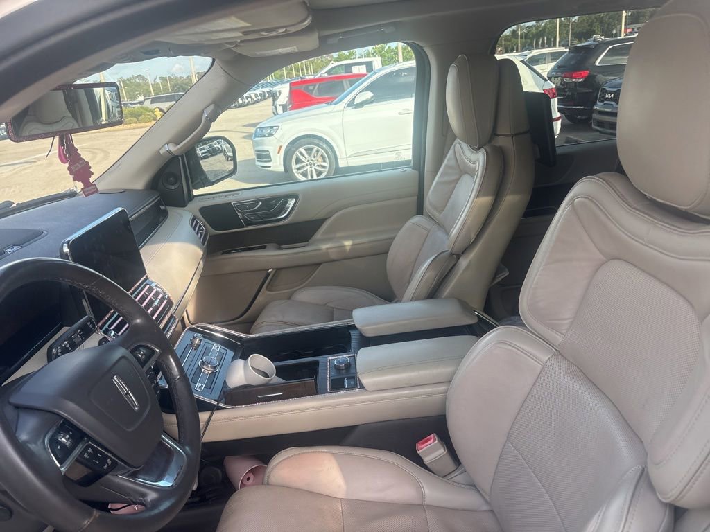 Used 2019 Lincoln Navigator L Reserve AWD/4WD image 8