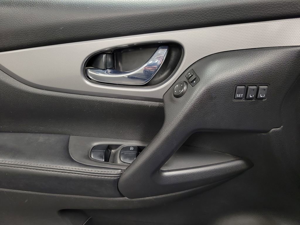 Used 2020 Nissan Rogue Sport SV w/ Technology Package image 20