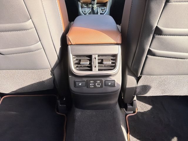 Used 2025 Subaru Outback Touring XT AWD/4WD image 21
